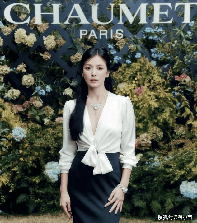 搭衬衫不搭配牛仔裤才更高级有韵味AG真人中国跟着宋慧乔学职场风穿(图8)