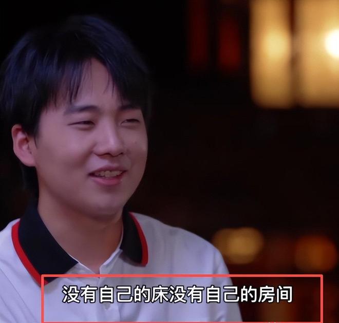 0岁郭汾阳目测200斤戴银色耳环很抢镜AG真人国际厅郭德纲带妻儿澳洲度假1(图11)