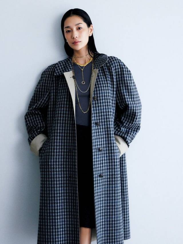 ：要学会用珠宝50+女性尤其不可忽略AG真人国际游戏灰色穿搭的高级感秘诀(图5)